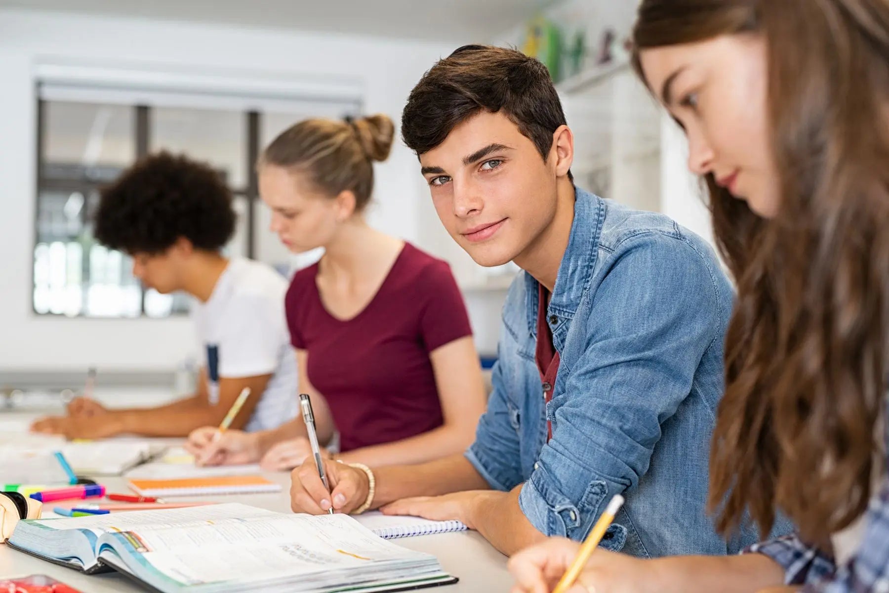 Schüler Junge - GLUETEC & WIKO