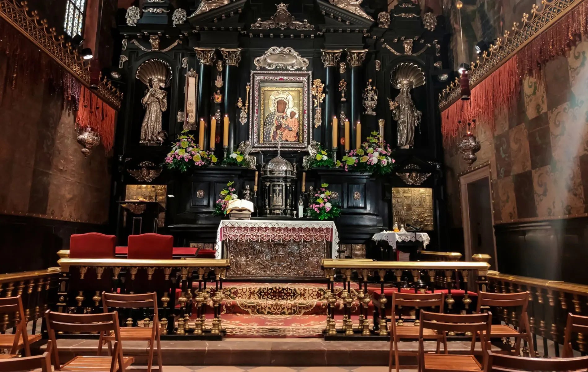 Schwarze Madonna - GLUETEC & WIKO