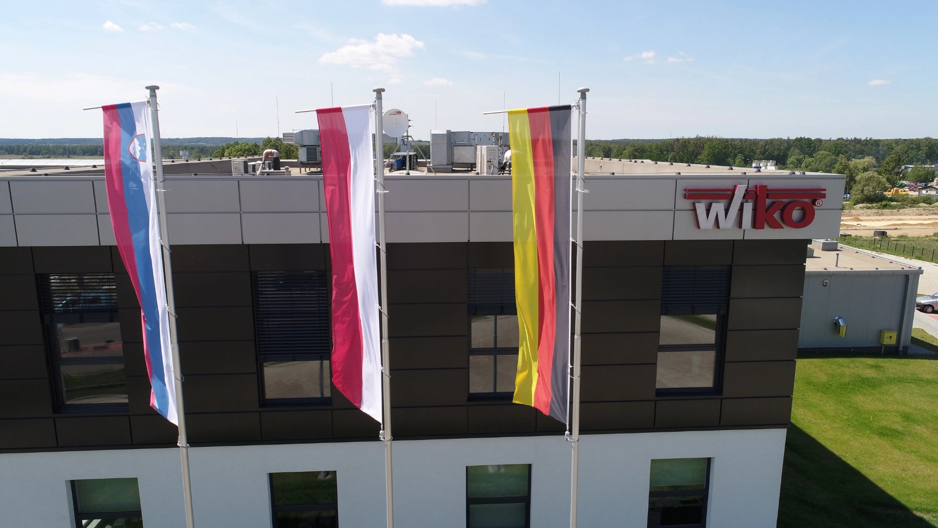 WIKO Factory Poland - GLUETEC & WIKO